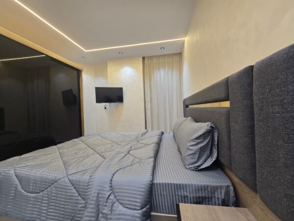 عباس العقاد الرئيسي7